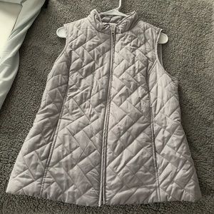 Light grey vest